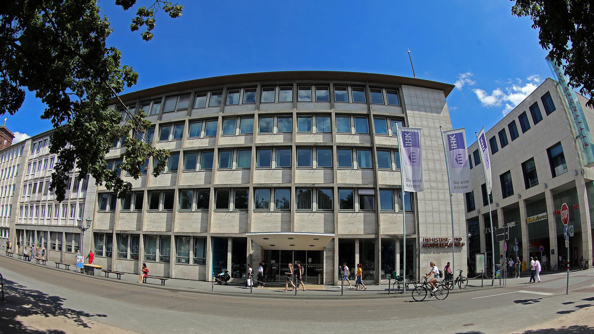 Bedrohte Architektur am Friedrichsplatz: Ihr Hauptgebäude möchte die Industrie- und Handelskammer durch einen Neubau ersetzen.