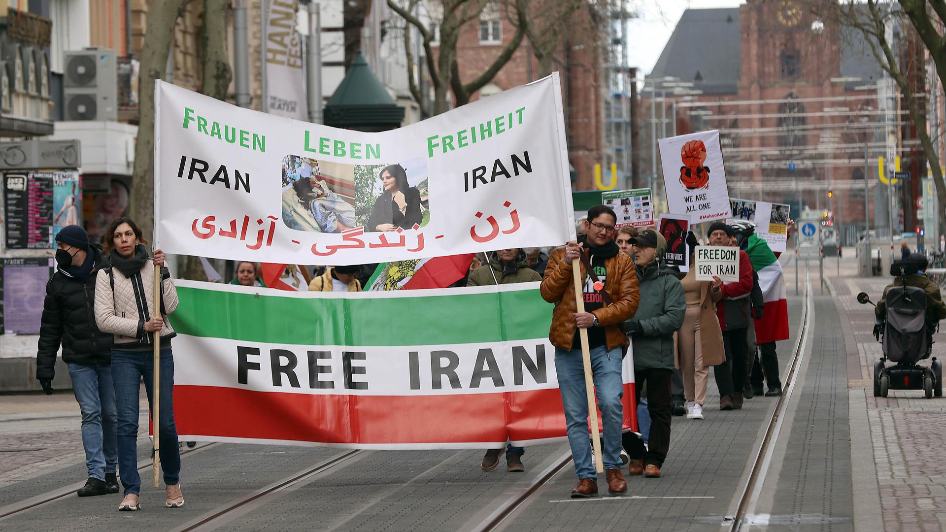 Iran-Demo in der Karlsruher Innenstadt.