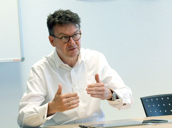 Alexander Pischon ist der Geschäftsführer des Karlsruher Verkehrsverbunds.