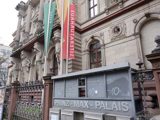 Prinz Max Palais,              