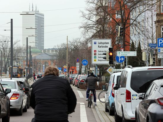 Erleichterung: Der Grünpfeil für Fahrradfahrer könnte den Verkehr an mancher Karlsruher Kreuzung flüssiger machen. Davon ist die Mehrheit der Stadträtinnen und Stadträte überzeugt.