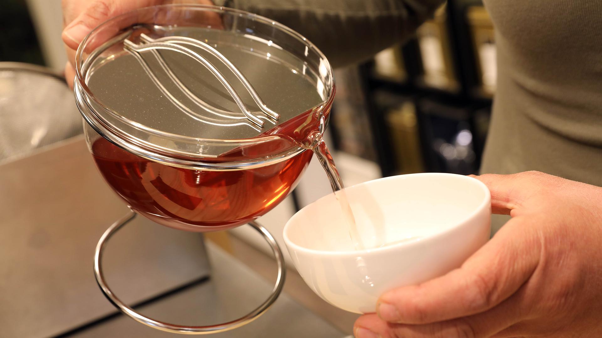 Viel Raum fürs Aroma: Ein guter Tee sollte in einem möglichst großen Gefäß zubereitet werden, rät Isabel Andony Gomez von Tee Gschwendner. 