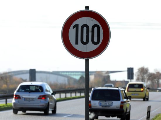Zügige Fahrt: Auf der Bundesstraße 36 zwischen Stadtausgang und Neuer Messe gilt Tempo 100. Ist das angemessen oder zu viel?