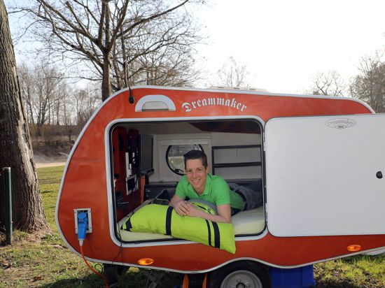 4.3.2021 Aus Melanie Trunz wurde Rocco Trunz. Das Foto zeigt den Leiter des Campingplatzes Durlach sechs Tage vor seinem 35. Geburtstag in seinem Wohnwagen, den er weitgehend selbst ausgebaut hat.