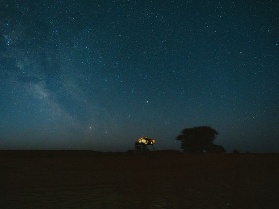 In der mauretanischen Wüste ist der Sternenhimmel besonders klar.