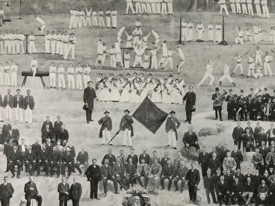 Die Fahnenweihe des Turnvereins Aue war im Jahr 1908 Anlass für ein großes Fest.