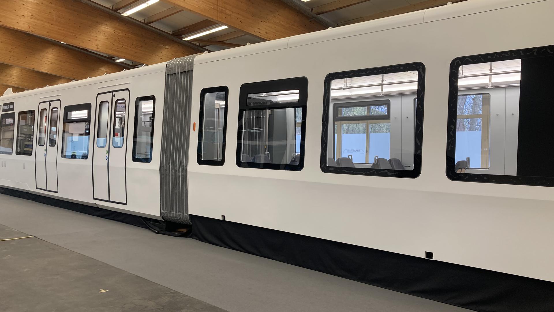 Ab 2025 sollen in Karlsruhe neue Straßenbahnen fahren. Wie die sich anfühlen und wie man darin sitzt – das konnten Interessierte nun hautnah erleben. 