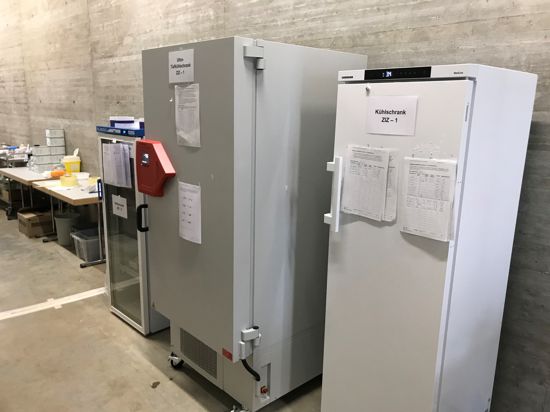 Kühlschränke im Impfzentrum Karlsruhe