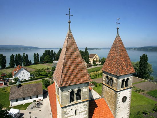 Die Klosterinsel Reichenau am Bodensee ist vor 1.300 Jahren gegründet worden und zählt zum Unesco-Welterbe. 