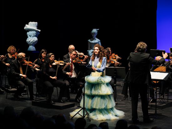 Die israelische Sopranistin Shira Patchornik begeistert beim Festkonzert der Deutschen Händel-Solisten in Karlsruhe.