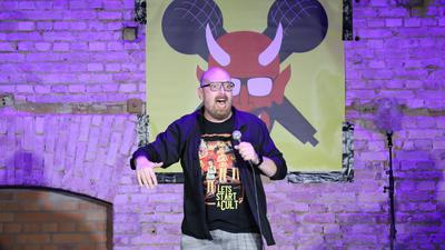 Justin Peter tritt im Kulturzentrum Tempel auf. In seinem aktuellen Comedy-Programm weiß der Entertainer meist nicht genau, was als nächstes passiert.