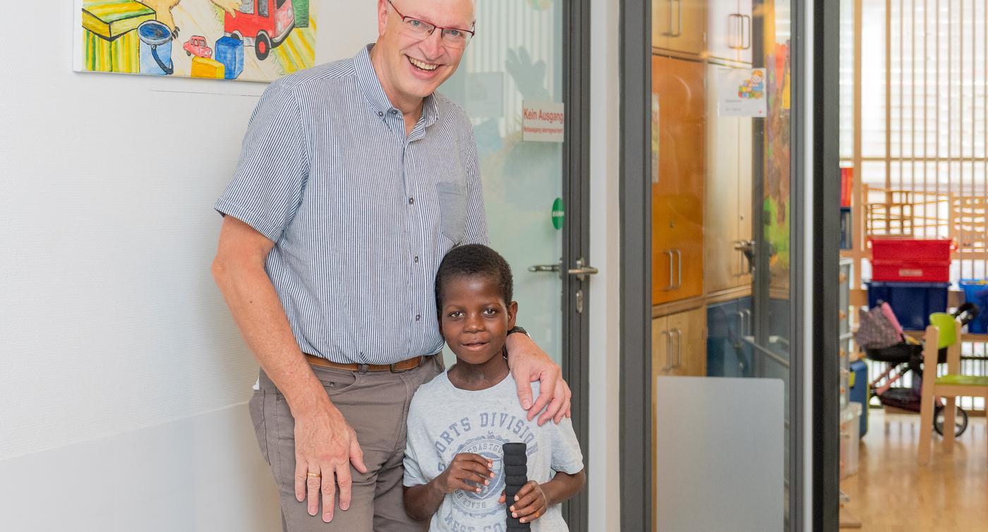 Neues-Leben-f-r-Alieu-Junge-aus-Gambia-wird-kostenlos-in-Karlsruher-Kinder-Klinik-operiert