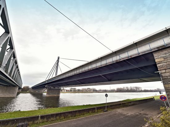 17.12.2019 Baustelle Rheinbrücke KA-Maxau