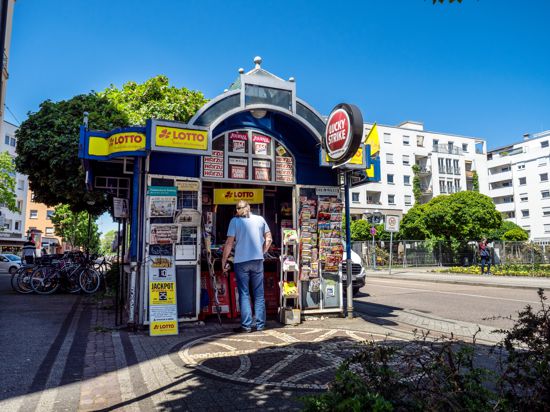 Bestand gesichert: Der Kiosk am Kolpingplatz bleibt erhalten. Der scheidende Inhaber hat einen Nachfolger gefunden.