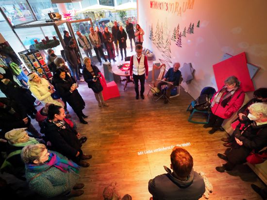Die ökumenische Citykirchenarbeit „fächersegen“ bringt in einem Pop-Up-Store Weihnachtsträume in die Karlsruher Innenstadt.