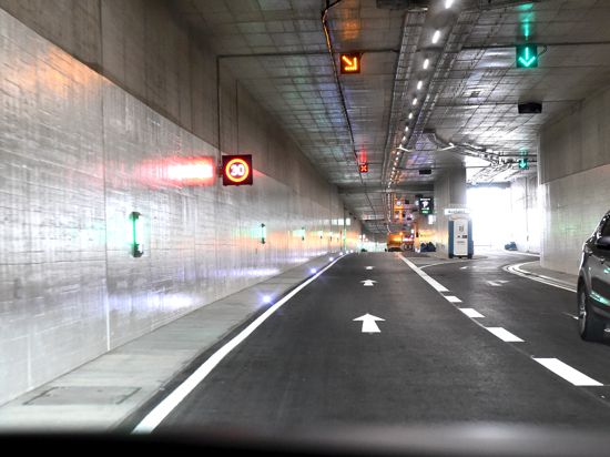29.03.2022 Vorläufige Durchfahrt im neuen Stadttunnel unter der Kriegsstraße. Abschließende Bauarbeiten