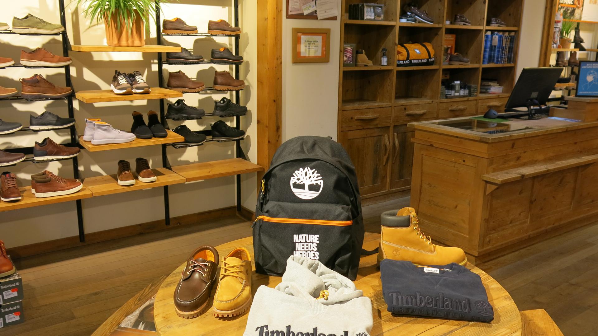 Von klassisch bis innovativ: Die Auswahl an Bekleidung und Schuhen im Karlsruher Timberland-Store ist für jede Wetterlage groß.