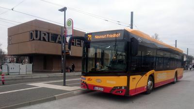 Neue Alternative: Die Bus-Linie 71 vom Durlacher Tor nach Neureut.