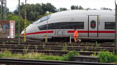 Entgleister ICE beim Karlsruher Hauptbahnhof
