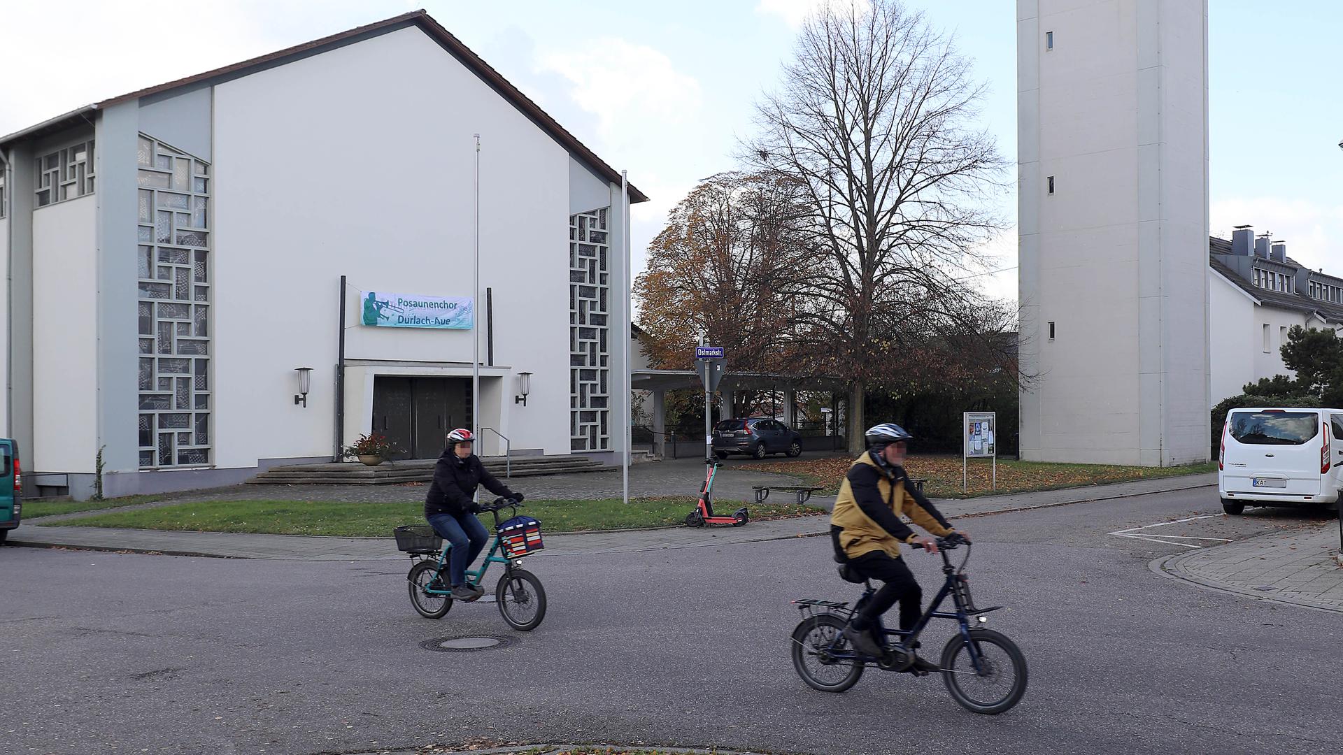 Die Trinitatiskirche in Durlach-Aue am 8. November 2021. Dort ist die Friedensdekade der christlichen Kirchen in der Region eröffnet worden.