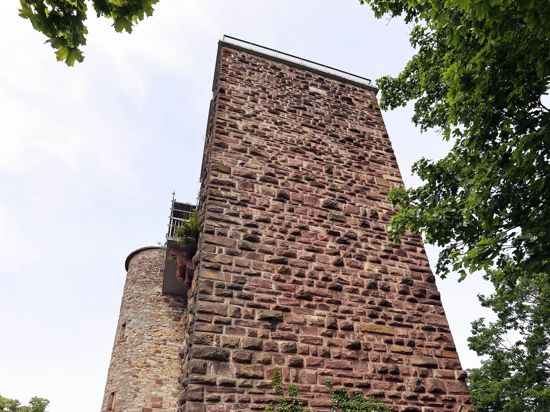 Auch am 2. Juni 2022 ist der Aufgang auf den Turm auf dem Turmberg in Durlach weiter gesperrt.