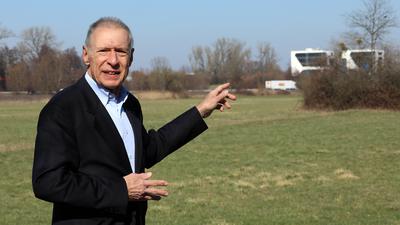 1.03.2021 Den geplanten Sportpark in der "Unteren Hub" in Durlach kritisiert Roland Kullmann von der Bürgerinitiative Untere Hub.