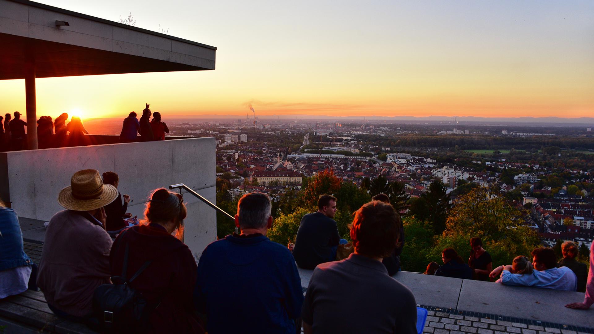 Der Blick vom Durlacher Turmberg auf den Turmbergterrassen. (Symbolbild)