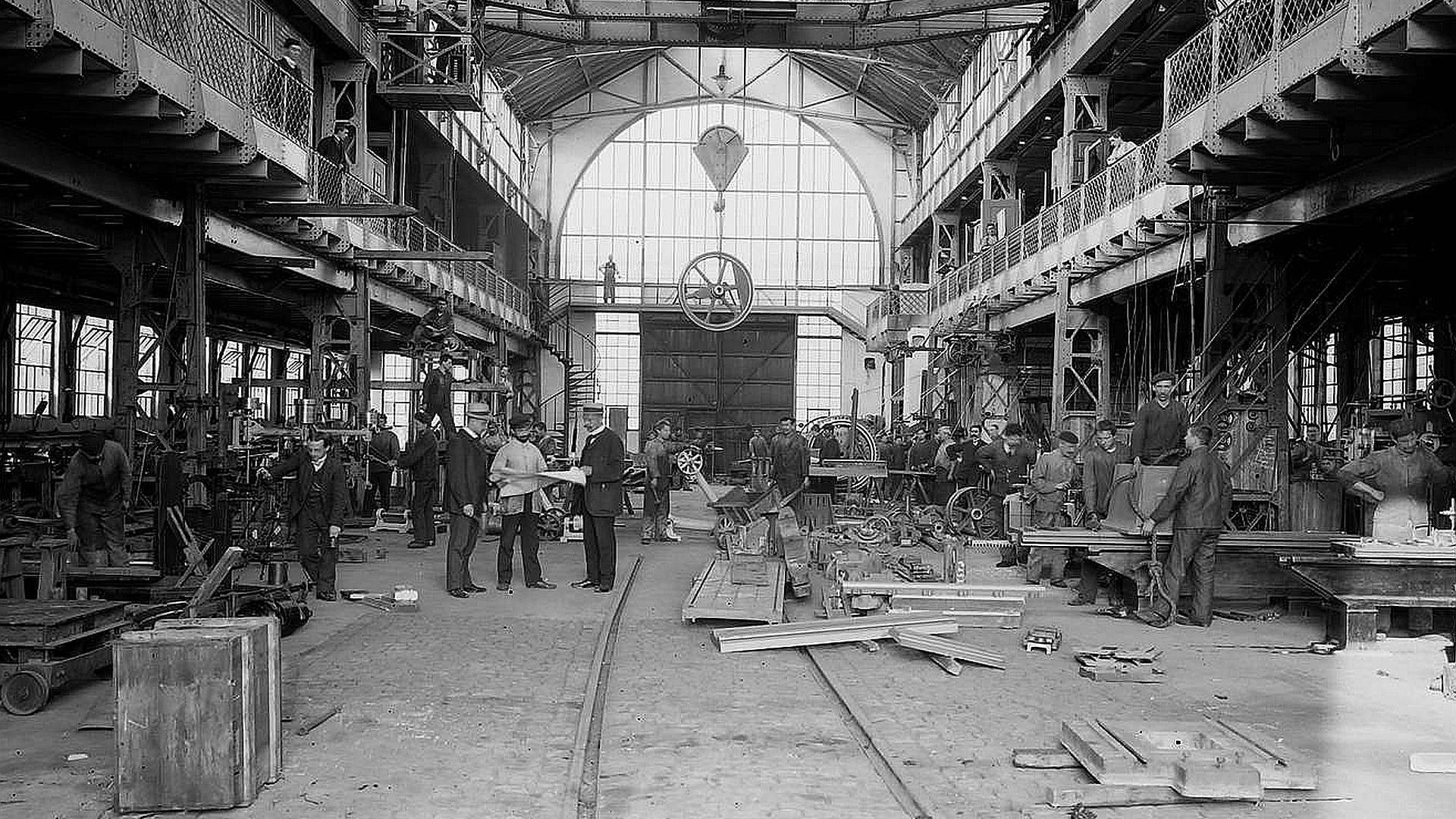 Blick in die Fertigungshalle der Maschinenbaugesellschaft Karlsruhe im Jahr 1910.