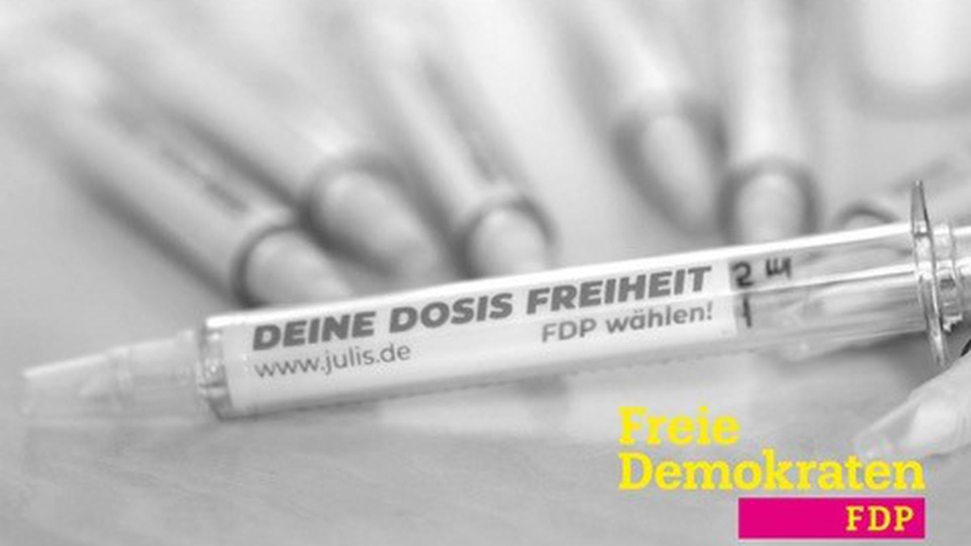 „Deine Dosis Freiheit“: Mit diesem Plakat wirbt die FDP für eine Impfaktion am Samstag – und um Wählerstimmen bei der Bundestagswahl.