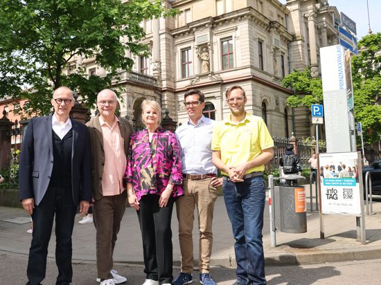Die FDP-Kandidaten für die Gemeinderatswahl stehen nebeneinander, (von links)  Thomas Hock, Stefan Noé, Annette Boeringer, Norman Gaebel und Hendrik B. van Ryk,     -