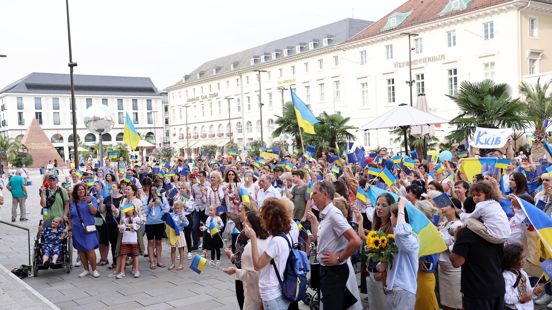 Ukrainische Solidaritätskundgebung auf dem Karlsruher Marktplatz.