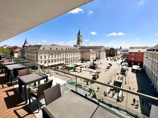 Die Dachterrasse im 4. Obergeschoss des Hotels am Markt am Karlsruher Marktplatz wird ab dem 15. Juli wieder geöffnet sein. 