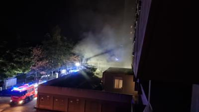Feuerwehreinsatz bei Nacht am Rüppurrer Schloss
