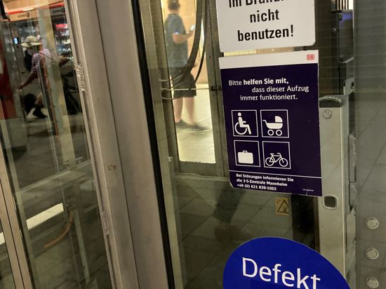 Defekter Aufzug am Karlsruher Hauptbahnhof