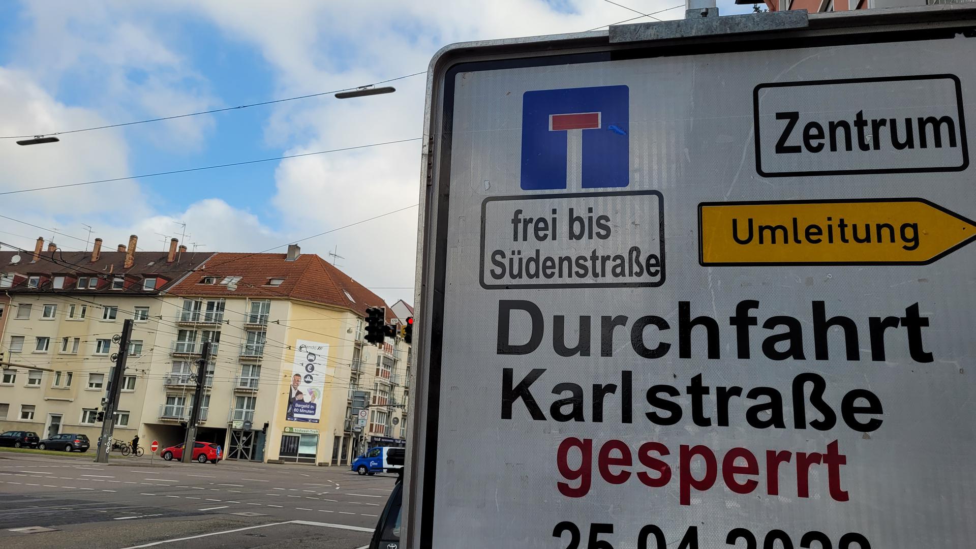 Gibt es gar nicht: Eine Südenstraße ist auf dem Karlsruher Straßenplan nirgends zu finden, anders als es ein Schild in der Ebertstraße ankündigt.