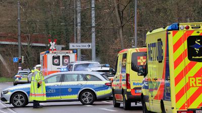 Polizei und Rettungswagen an der Europäischen Schule.