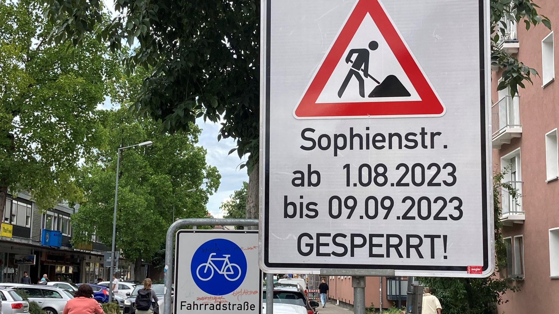 Schild in der Sophienstraße. 