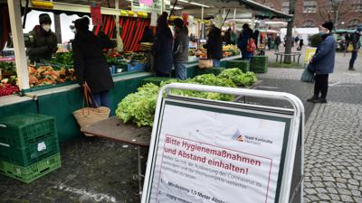Markt auf dem Gutenbergplatz-
