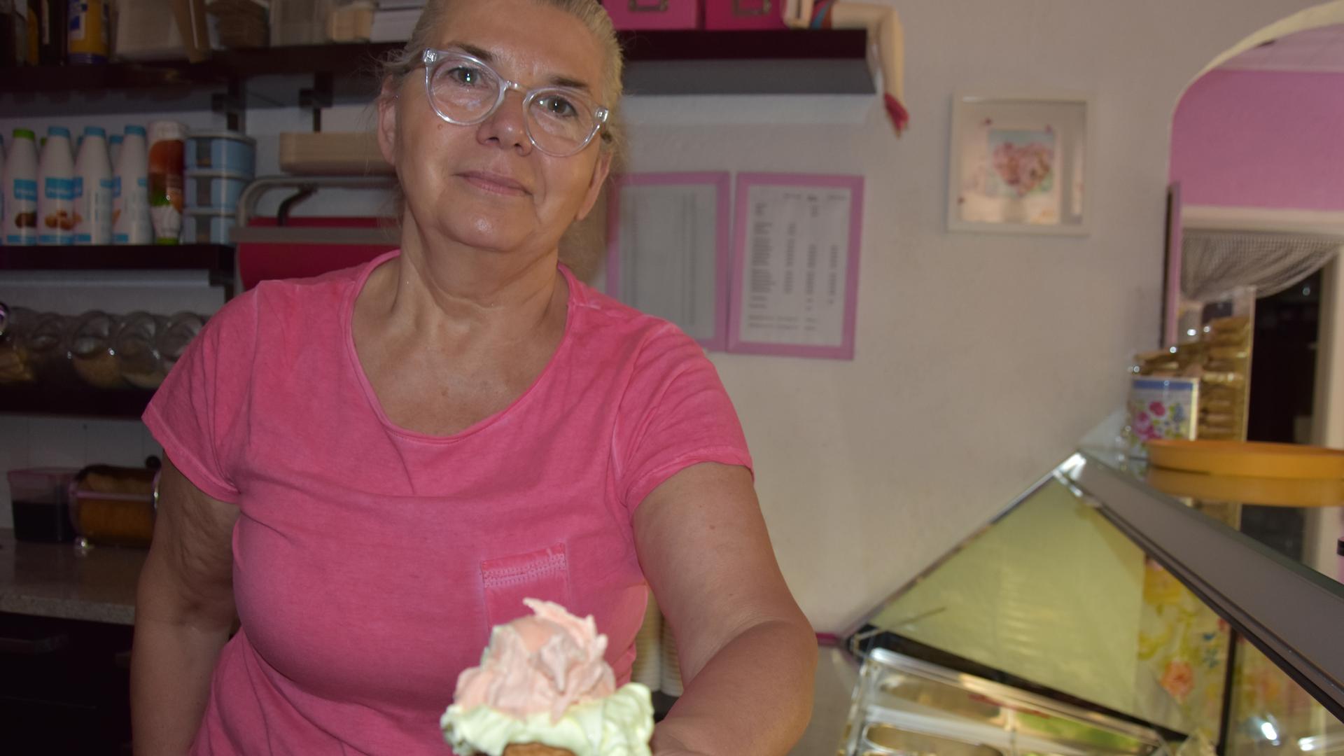 Graziella Della Colletta, seit 50 Jahren im Eisgeschäft, schmeißt das il gelato in Berghausen seit 18 Jahren.