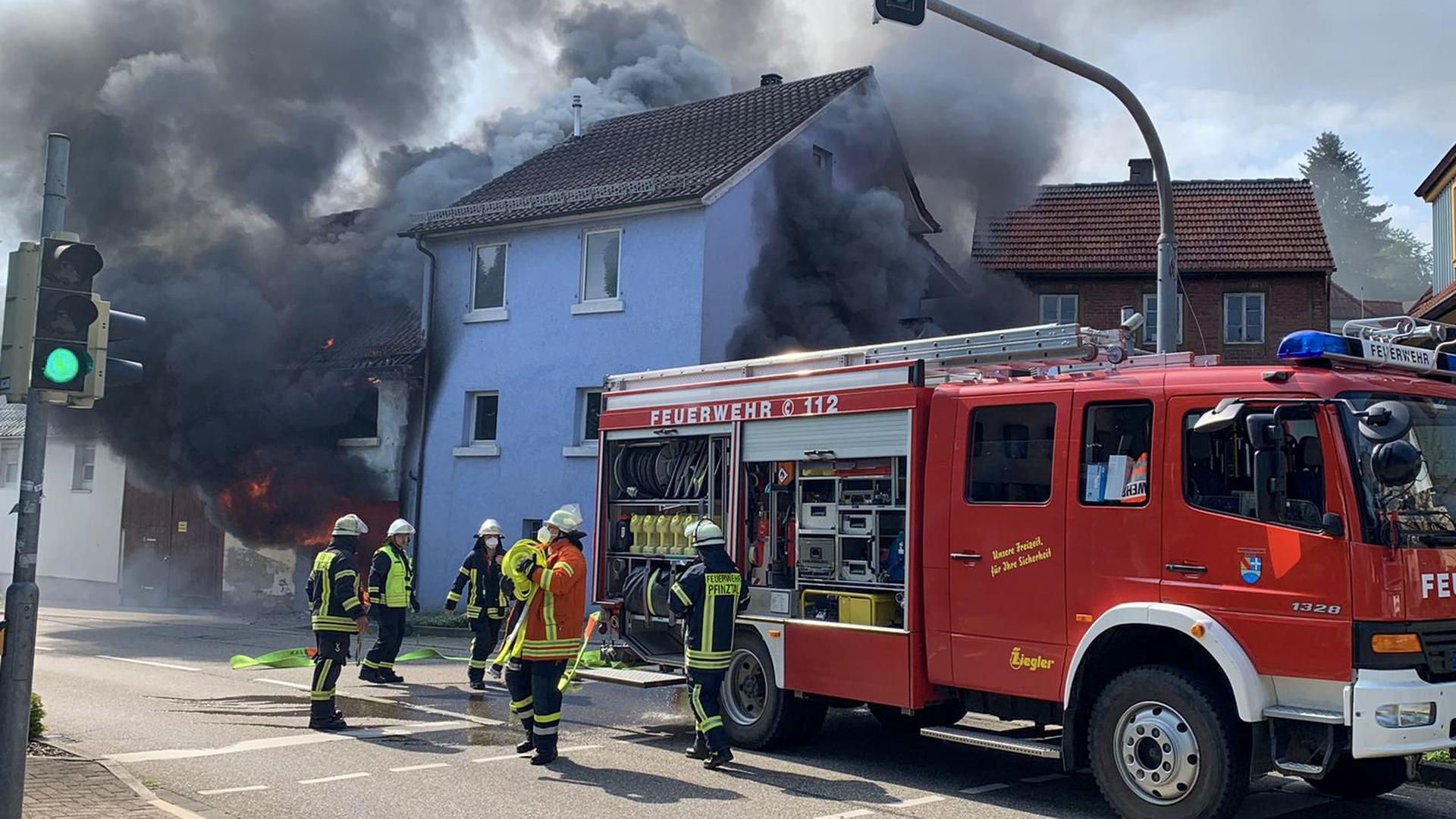 Die Feuerwehr ist in Pfinztal-Söllingen im Einsatz. 
