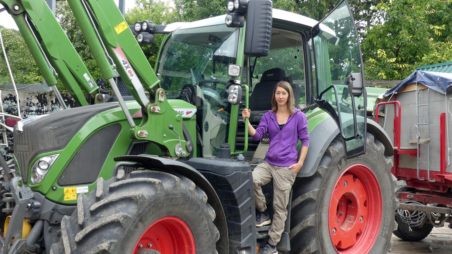 Hanna Stegili nutzt auf ihrem Gut Werrabronn  einen mit GPS ausgerüsteten Traktor. Im Blick auf Betriebsgröße und Kosten plant sie keine weitere Digitalisierung. 