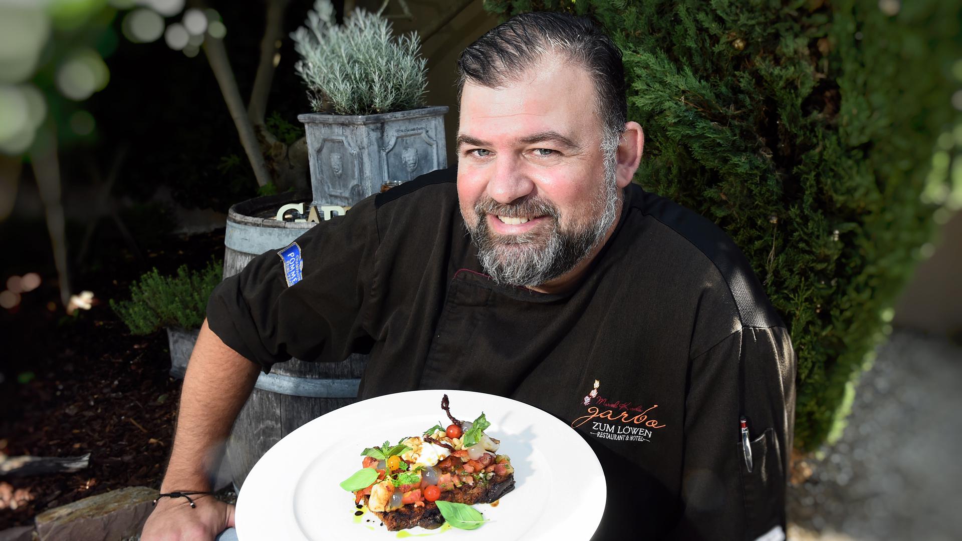 Dem Küchenchef des „garbo“ in Eggenstein wurde in diesem Jahr für seine badische Fine-Dining-Küche zum ersten Mal ein Stern im Guide Michelin verliehen.