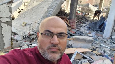 Gaza: Fadi Tantish vor Trümmern in der Nähe des UN-Flüchtlingslagers in Chan Yunis. Eigentlich ist er Ingenieur beim Abwasserverband Murg.