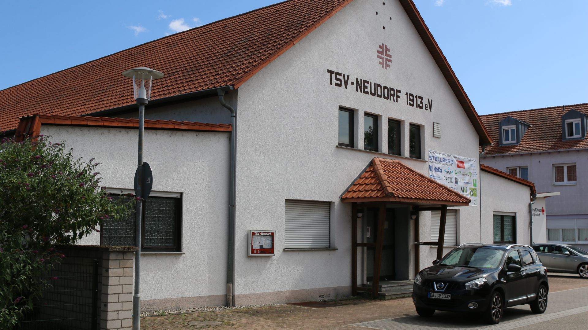 Die Turnhalle des TSV Neudorf wurde unter der Ägide von Rudolf Petermann in den Jahren 1950 bis 1953 gebaut und in den Folgejahren mehrmals erweitert.  