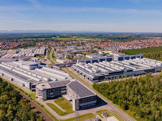Ein Luftbild zeigt das Werk von SEW-Eurodrive in Graben-Neudorf.