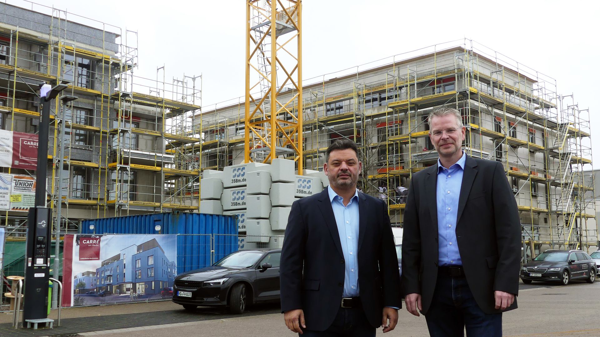 Mit der positiven Entwicklung im „Carré am Markt“ sind die Geschäftsführer der Investorgruppe F&C Projektbau GmbH Felice Cuffaro und Marc Zenz (von links) zufrieden. 