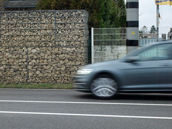 Verkehrssünder im Visier: In Nordrhein-Westfalen fordert der Gemeindetag, dass auch kleinere Städte und Gemeinden Geschwindigkeitskontrollen vornehmen und Überschreitungen sanktionieren dürfen. 
