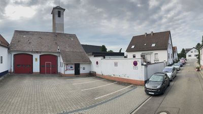 Einfahrt zum Feuerwehrgerätehaus in Stutensee-Staffort