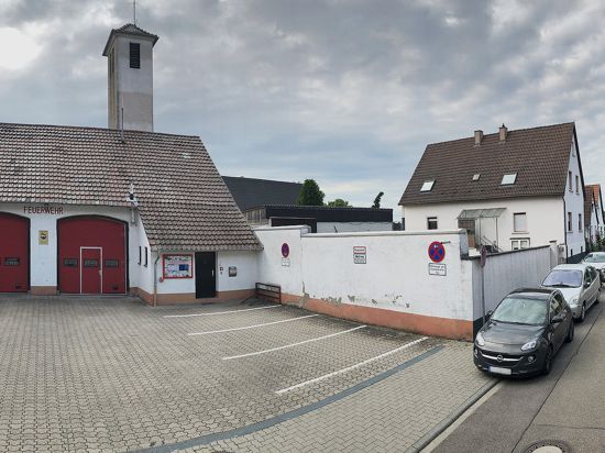 Einfahrt zum Feuerwehrgerätehaus in Stutensee-Staffort