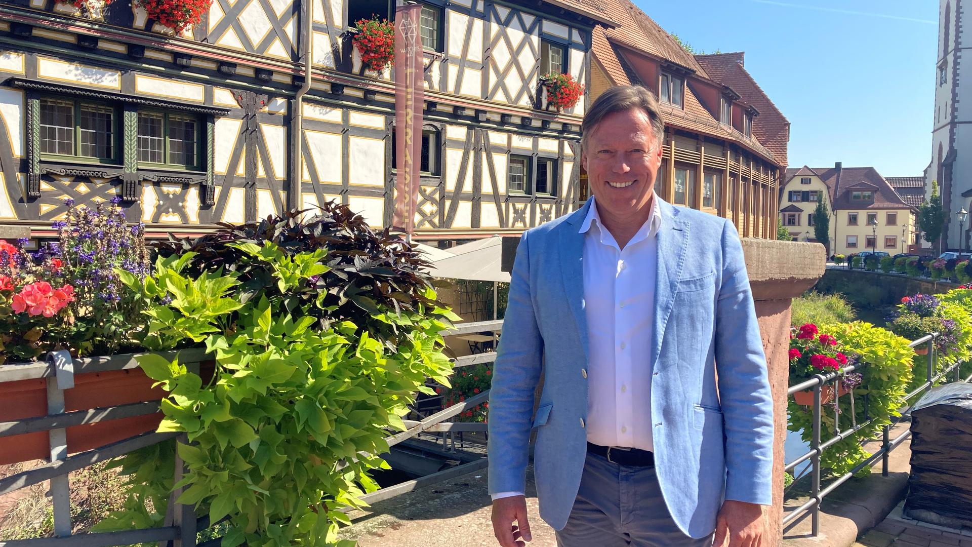 Von Weingarten aus möchte er nach Berlin: Hans-Günther Lohr ist Direktkandidat für die FDP im Wahlkreis Karlsruhe-Land.
